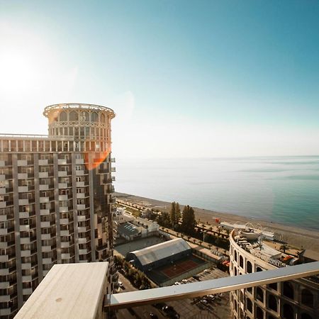Aparthotel Holiday Lux Batumi Ngoại thất bức ảnh