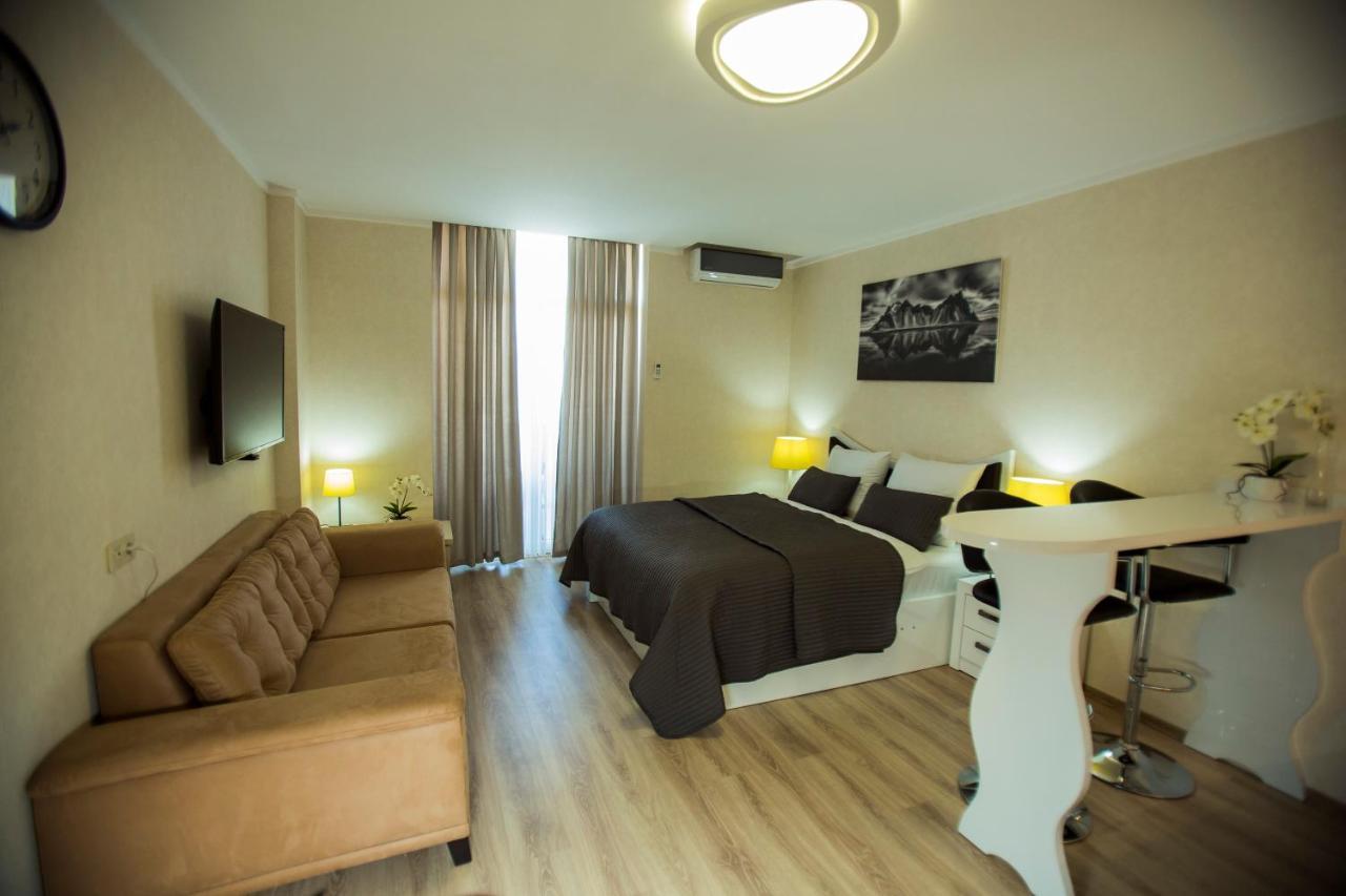 Aparthotel Holiday Lux Batumi Ngoại thất bức ảnh