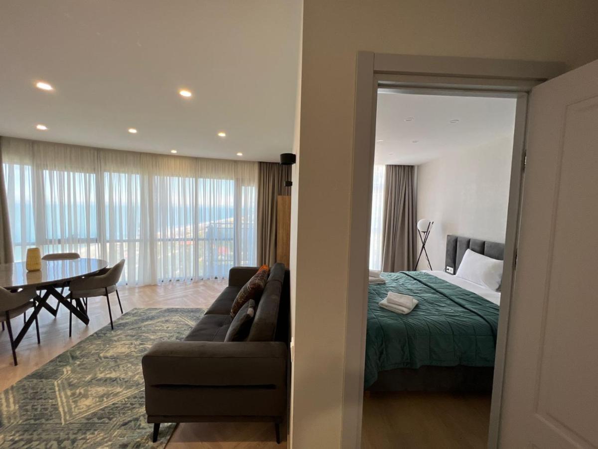 Aparthotel Holiday Lux Batumi Ngoại thất bức ảnh