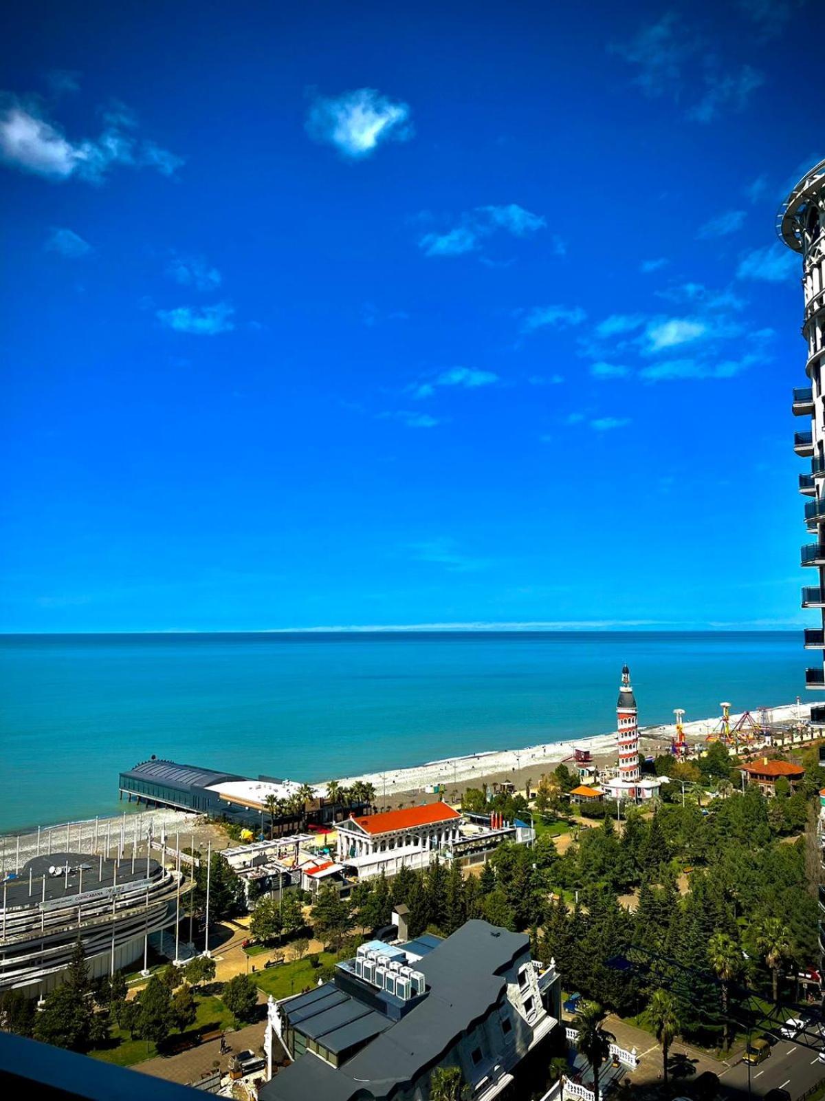 Aparthotel Holiday Lux Batumi Ngoại thất bức ảnh