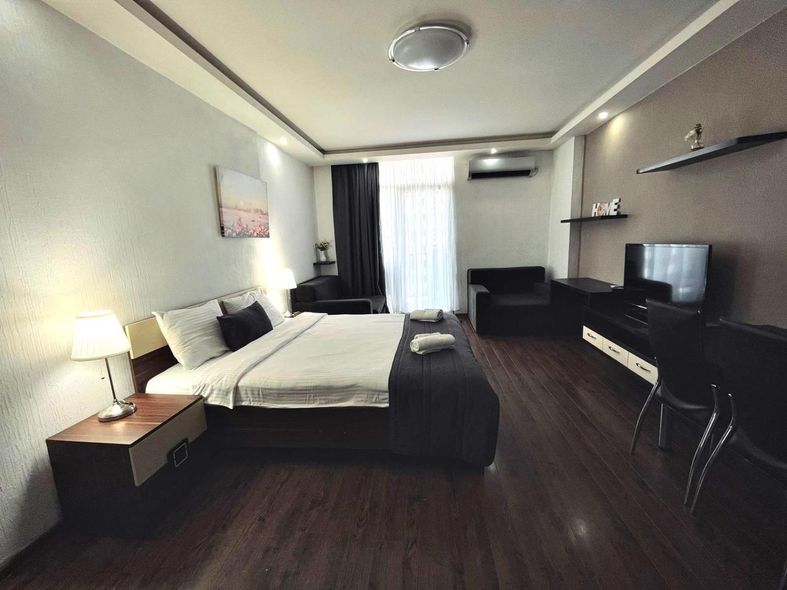 Aparthotel Holiday Lux Batumi Ngoại thất bức ảnh