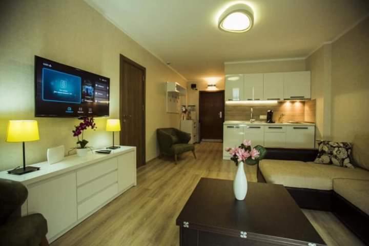 Aparthotel Holiday Lux Batumi Ngoại thất bức ảnh