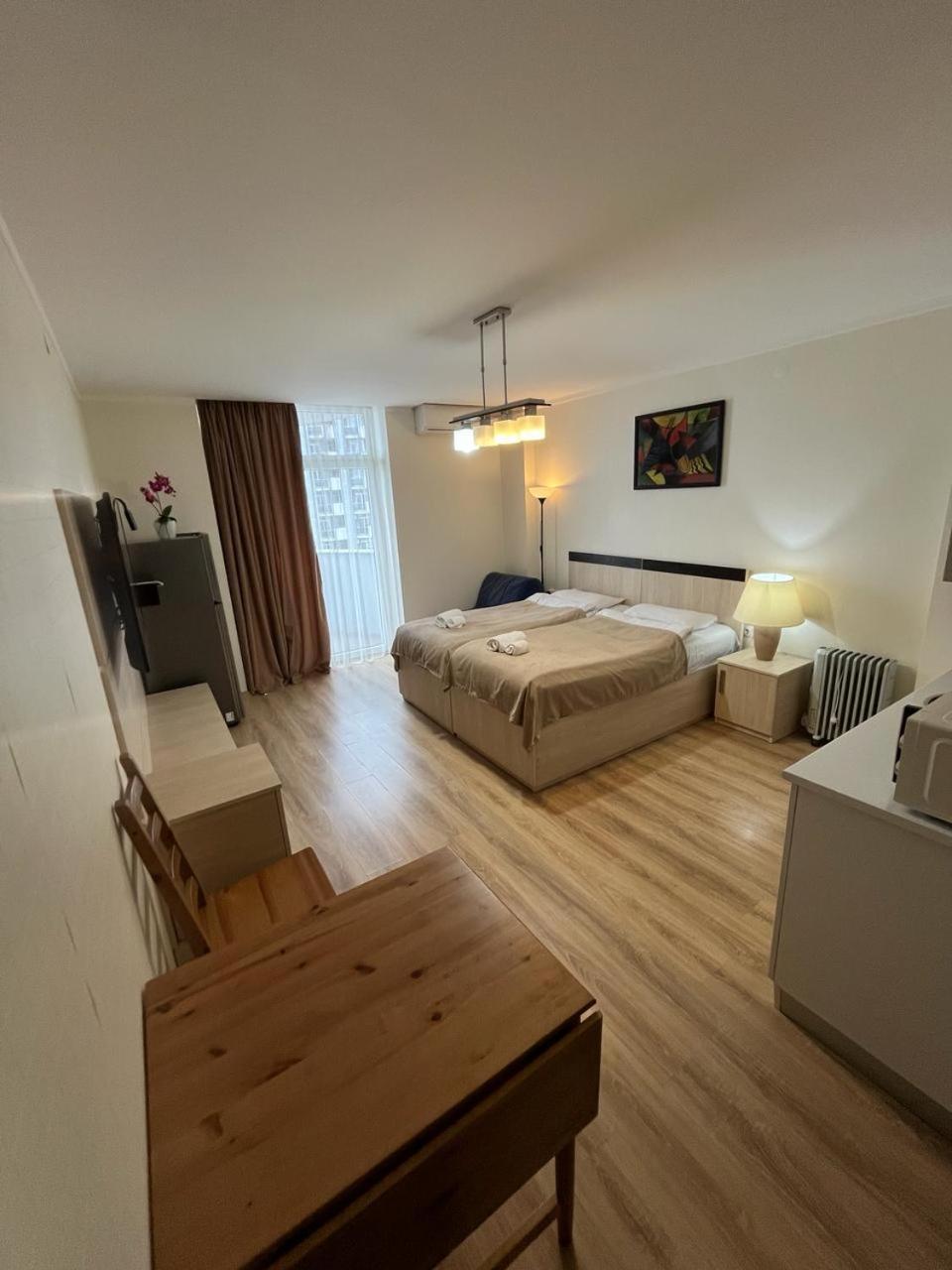 Aparthotel Holiday Lux Batumi Ngoại thất bức ảnh
