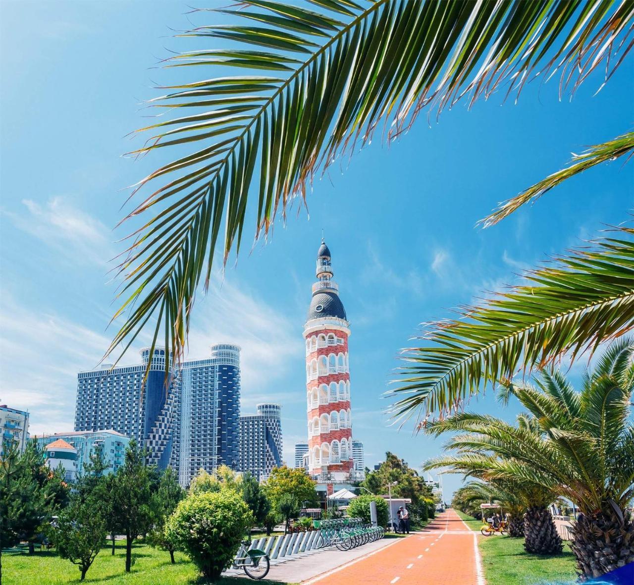 Aparthotel Holiday Lux Batumi Ngoại thất bức ảnh